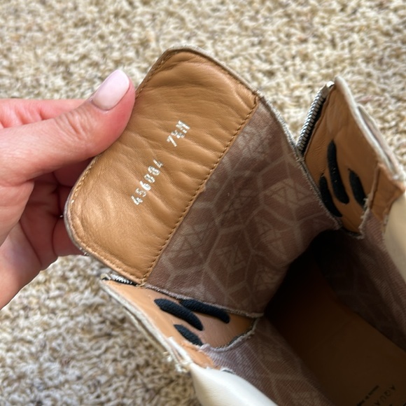 NWT✨AQUATILIA White Boots (7.5) - Picture 9 of 10